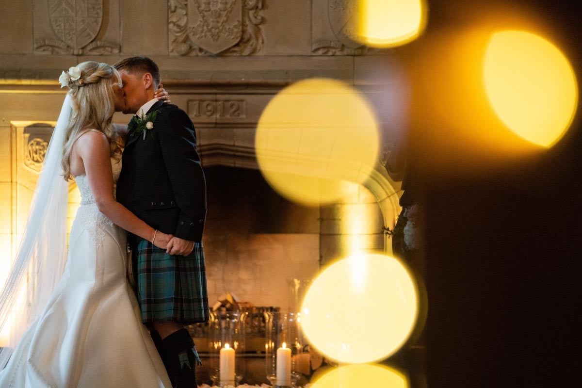 Story telling photos of a wedding couples Achnagairn Inverness wedding by Aberdeen wedding photographer Jonathan Addie.